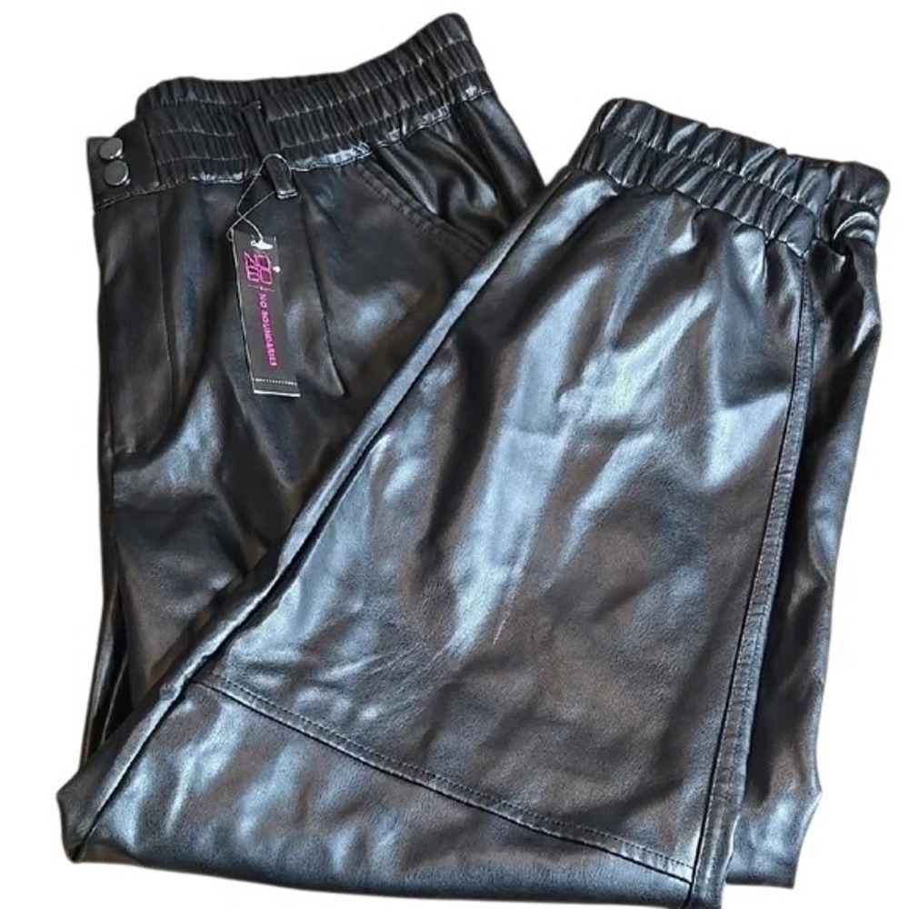 No Boundaries Faux Leather Joggers, Black, Juniors Size‎ 15